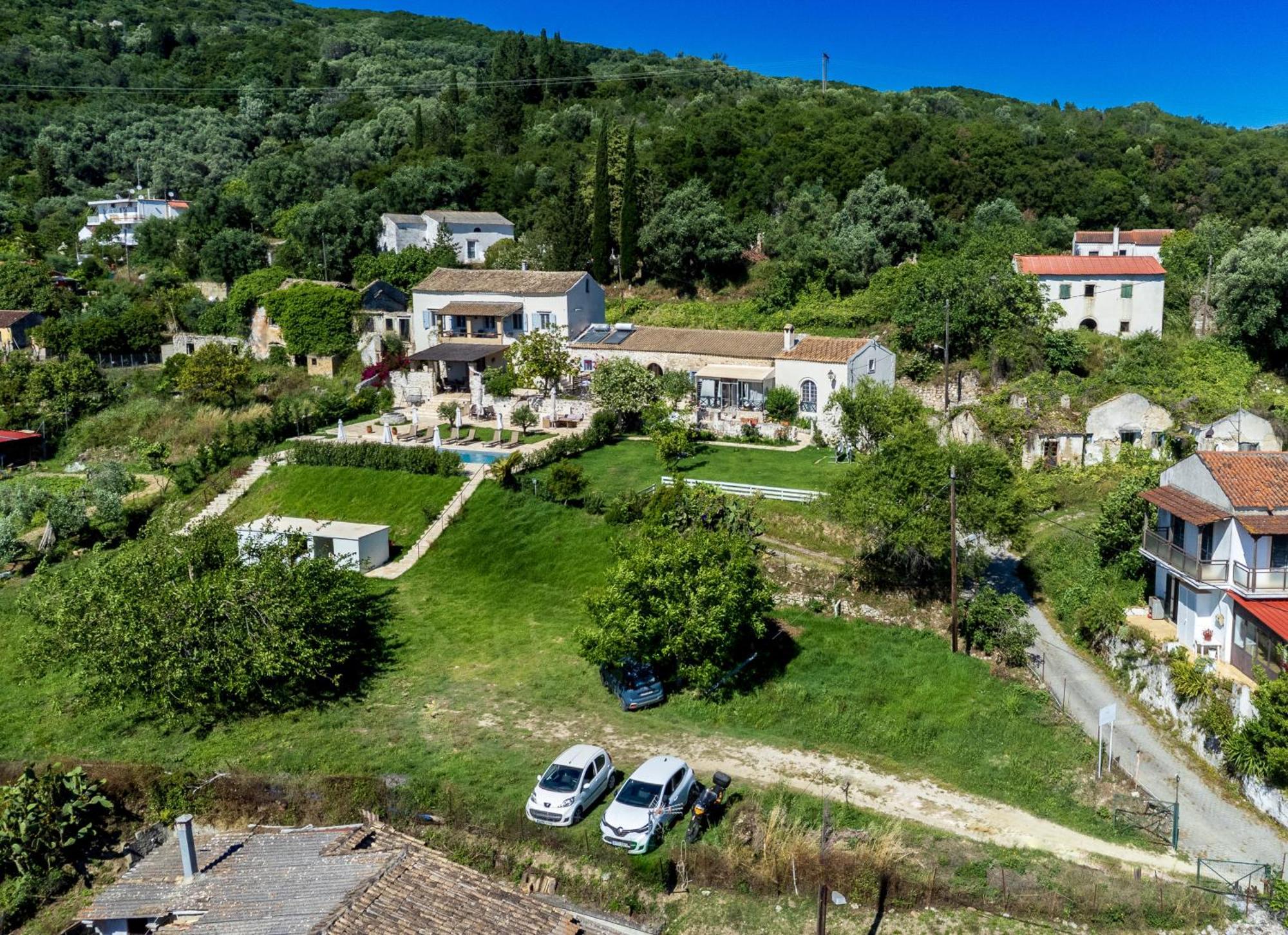 Country house Marcora's Historical Estate Strongyli (Benitses)